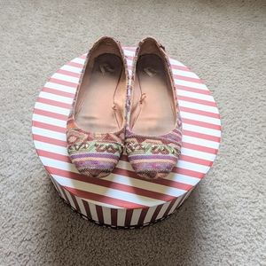 Report Slip-On Flats